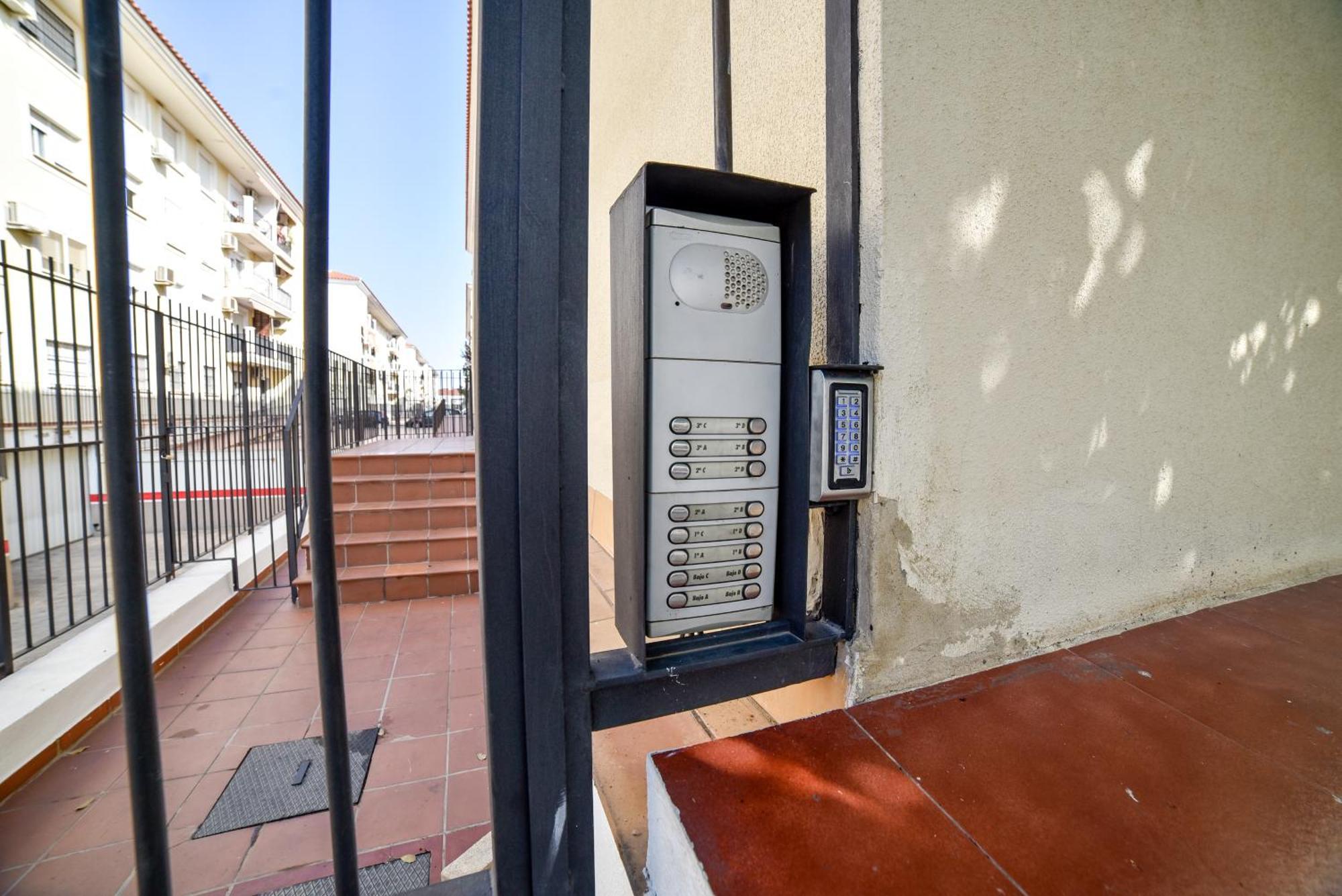 New Premium Apartment - Free Parking & Pools La Algaba Buitenkant foto